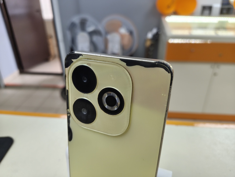 Смартфон Infinix Smart 8 Pro 4/64