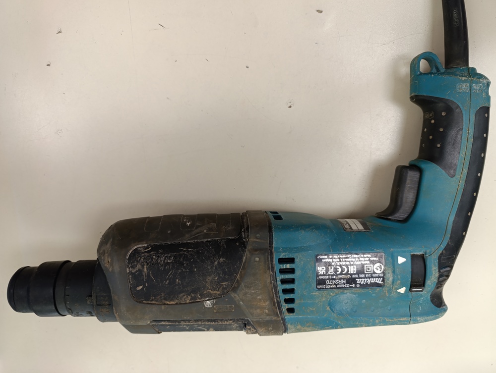 Перфоратор Makita HR 2470