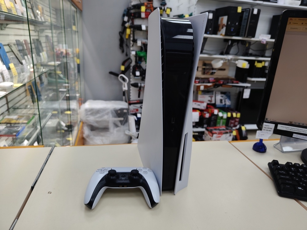 Игровая приставка PlayStation 5 825Gb (С дисководом)