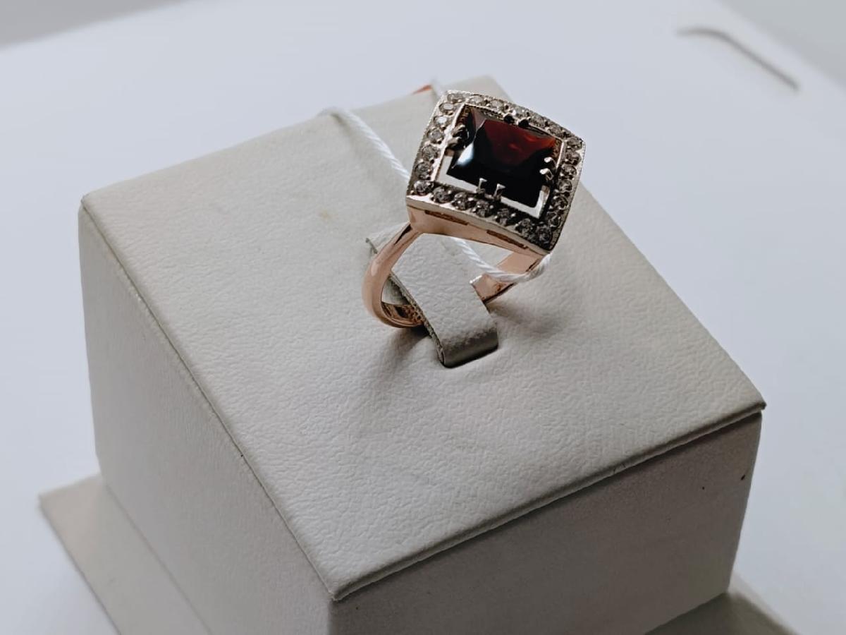 КОЛКМИ585 КОЛЬЦО С КАМНЯМИ (Au 585)