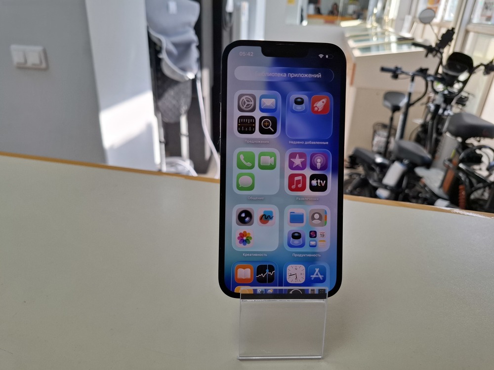 Смартфон Apple iPhone 13 128Gb