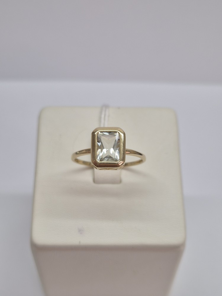 КОЛКМ585 КОЛЬЦО С КАМНЕМ (Au 585)