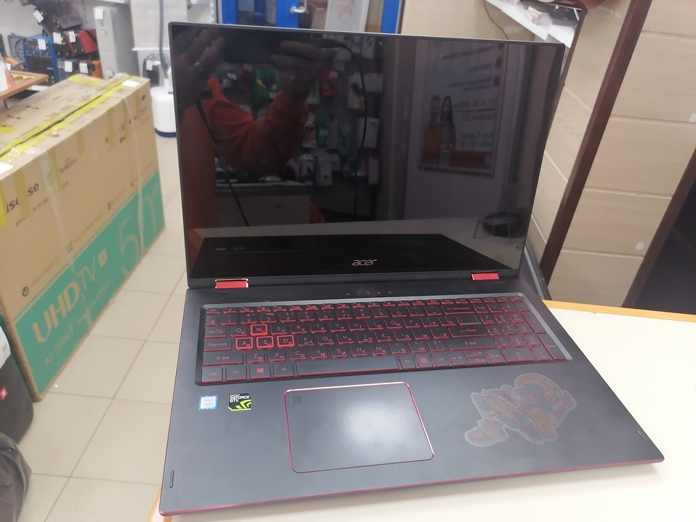 Ноутбук Acer; Core i7-8550U, GeForce GTX 1050 4GB, 8 Гб, 500 Гб, Нет