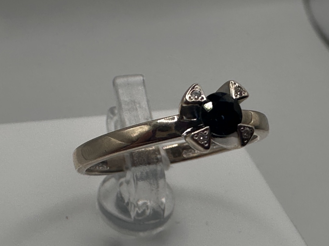 КОЛКМИ585 КОЛЬЦО С КАМНЯМИ (Au 585)