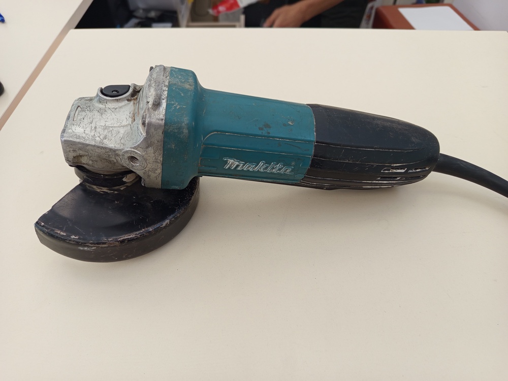 Угловая шлифмашина Makita GA4534