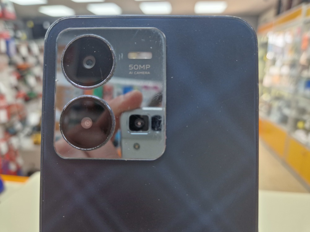 Смартфон Vivo Y35 4/64