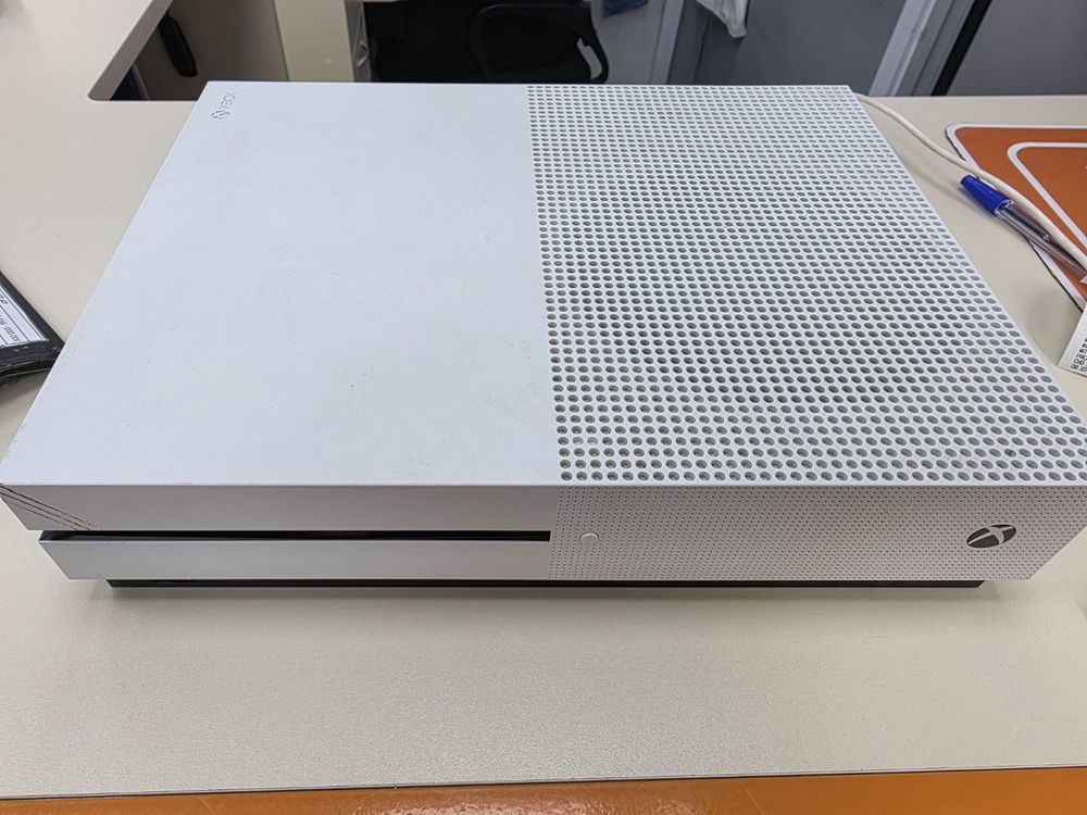 Игровая приставка Xbox One S Digital Edition 500Gb