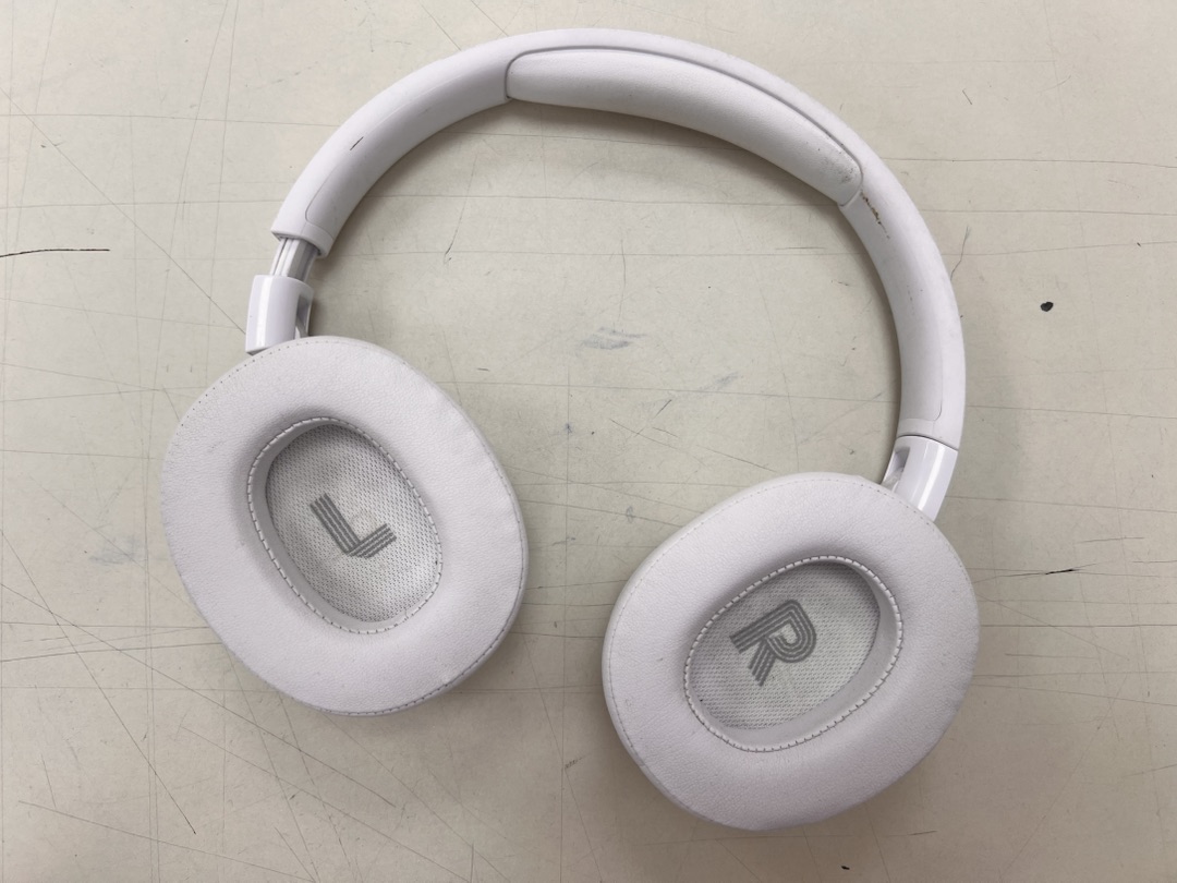 Наушники беспроводные JBL Tune 720BT;