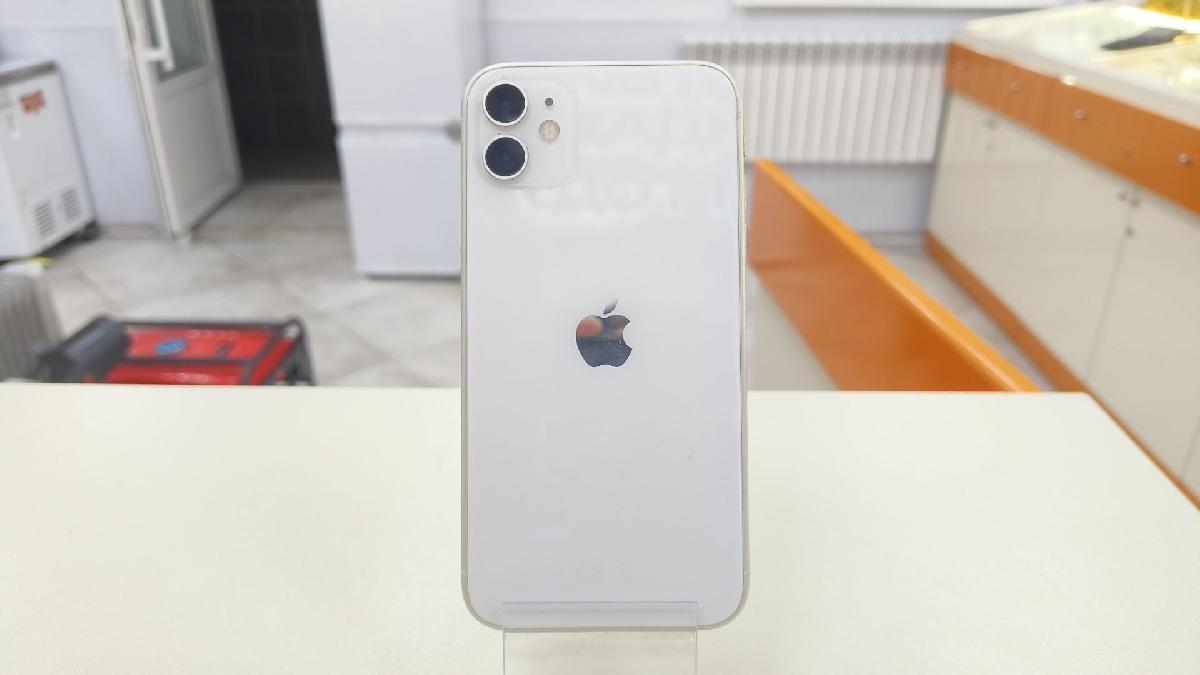 Смартфон Apple iPhone 11 64Gb