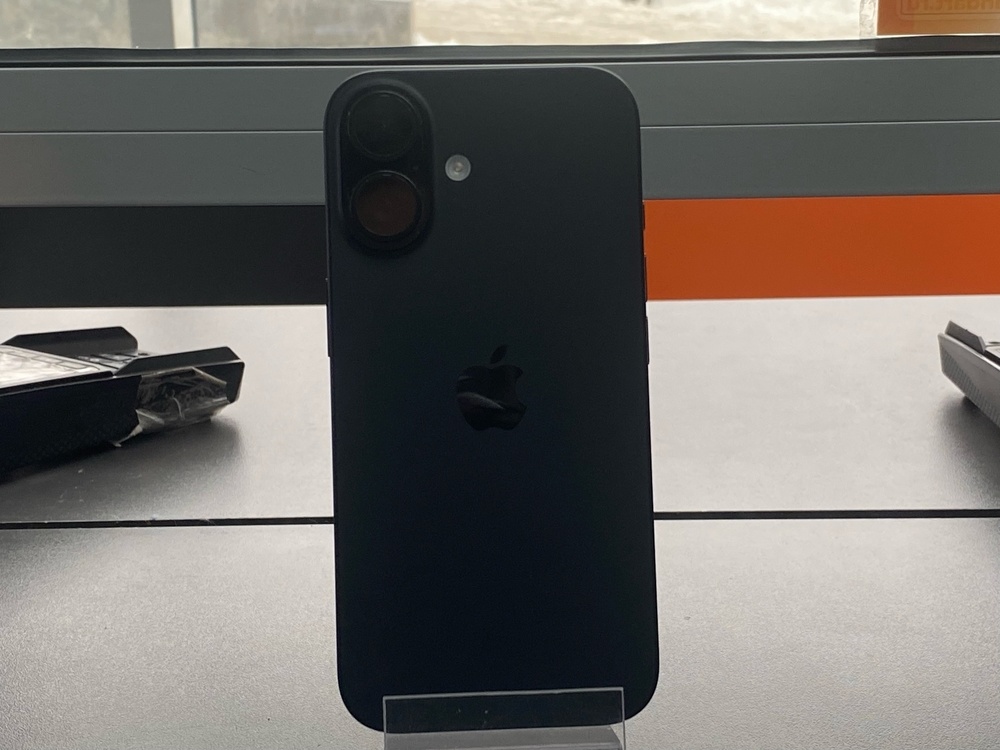 Смартфон Apple Iphone 16 128Gb
