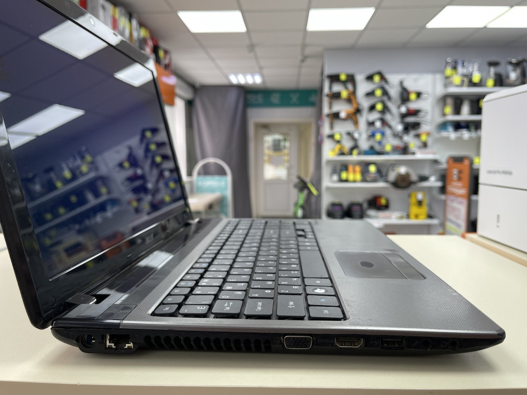 Ноутбук Acer; A4-3305M, Radeon HD 7400m, 4 Гб, 128 Гб, Нет