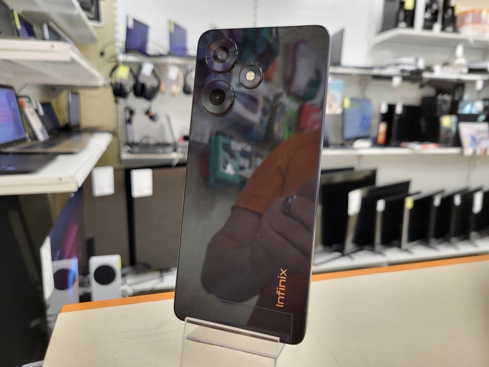 Смартфон Infinix HOT 30 4/128