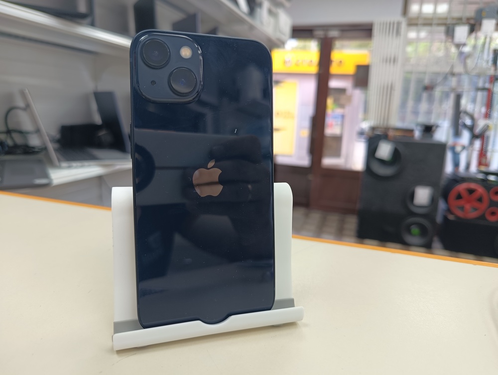 Смартфон Apple iPhone 13 128Gb