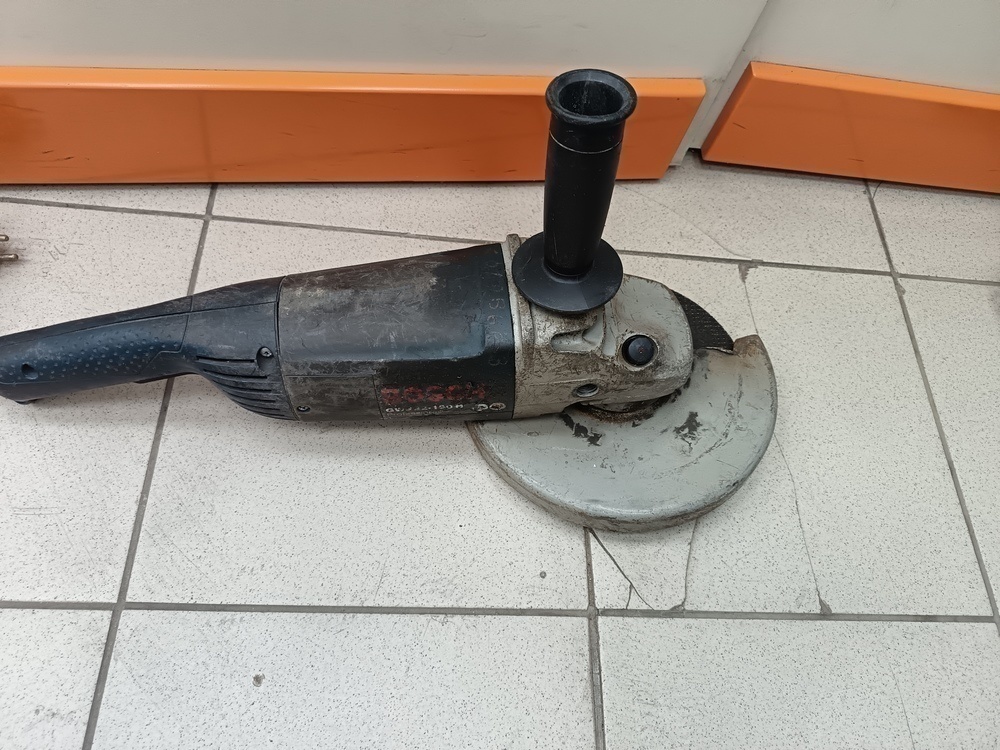 Угловая шлифмашина Bosch GWS 22-230 H