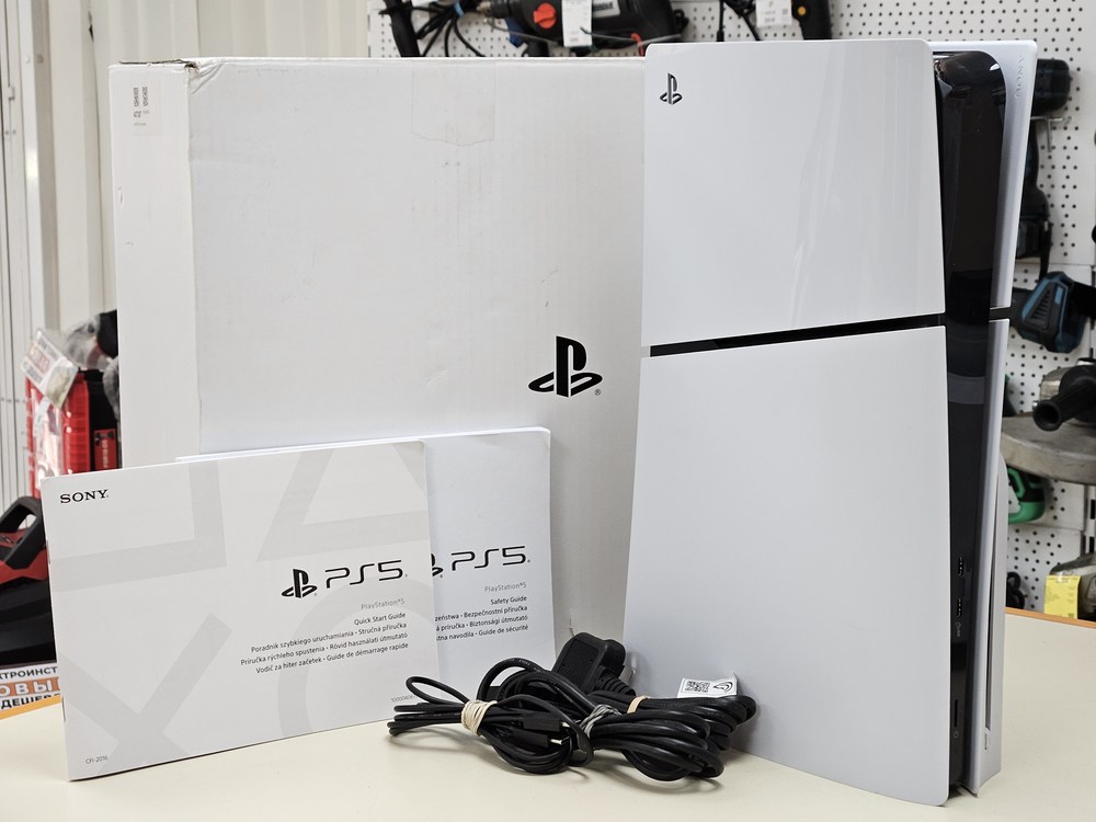 Игровая приставка PlayStation 5 Slim 1TB (С дисководом) Игровая приставка PlayStation 5 Slim 1TB (С дисководом)