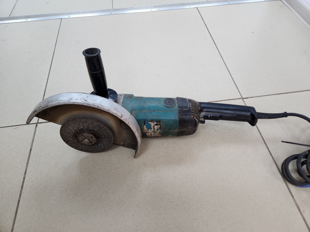 Угловая шлифмашина Makita No name;