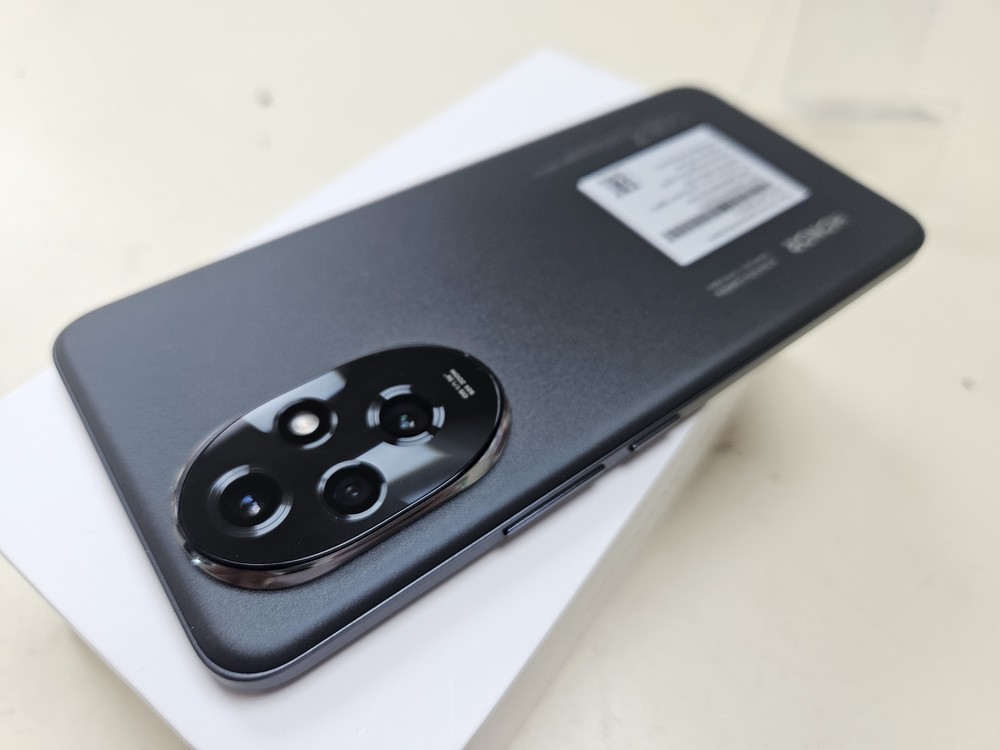 Смартфон Honor 200 8/256