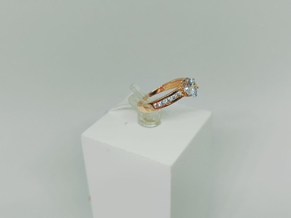 КОЛЬЦО С КАМНЯМИ (Au 585)