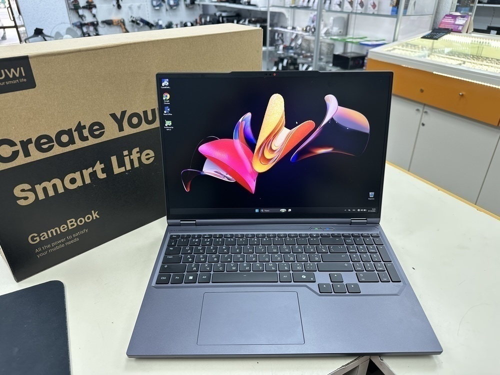 Ноутбук CHUWI; Ryzen 9 9955HX, Geforce RTX 5070 TI, 32 Гб, 1 Tb, Нет