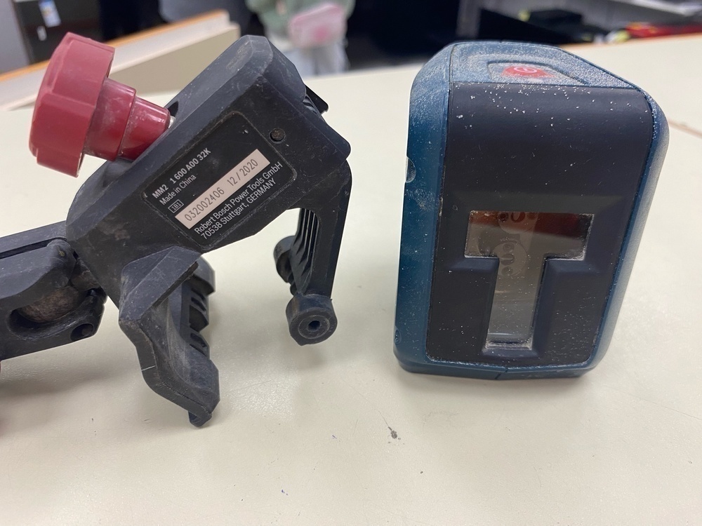 Нивелир Bosch GLL 2;