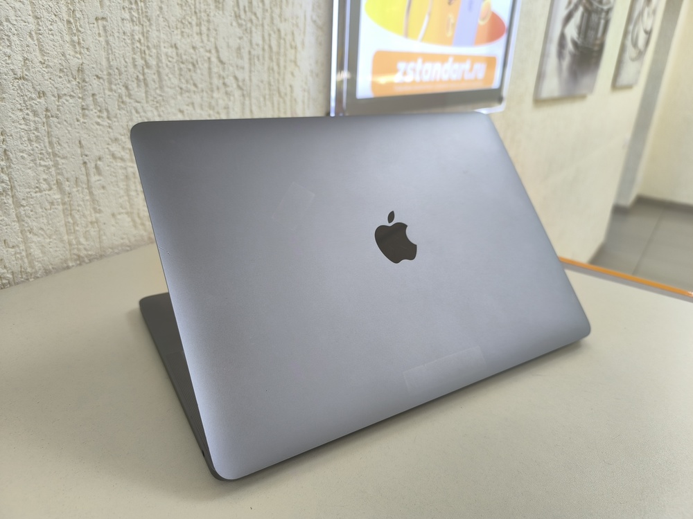 Ноутбук Apple; Core i5, Intel UHD Graphics, 8 Гб, 128 Гб, Нет