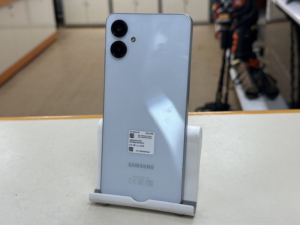 Смартфон Samsung Galaxy A06 4/64