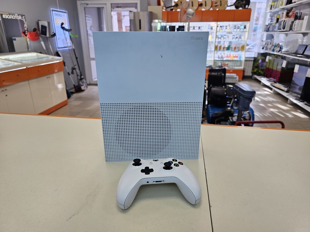 Игровая приставка Xbox One S 1TB Игровая приставка Xbox One S 1TB
