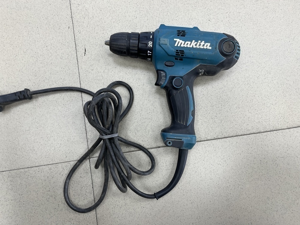 Шуруповерт Makita DF0300