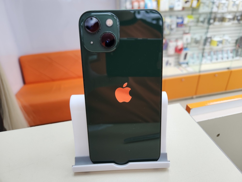 Смартфон Apple iPhone 13 128Gb