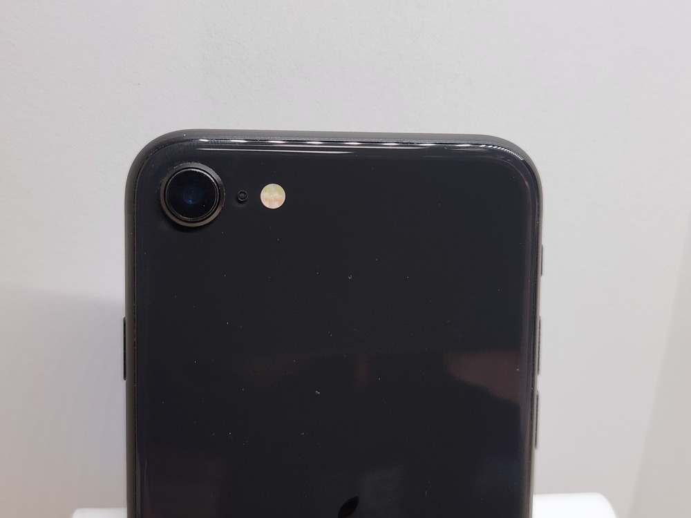 Смартфон Apple iPhone SE 2020 64Gb