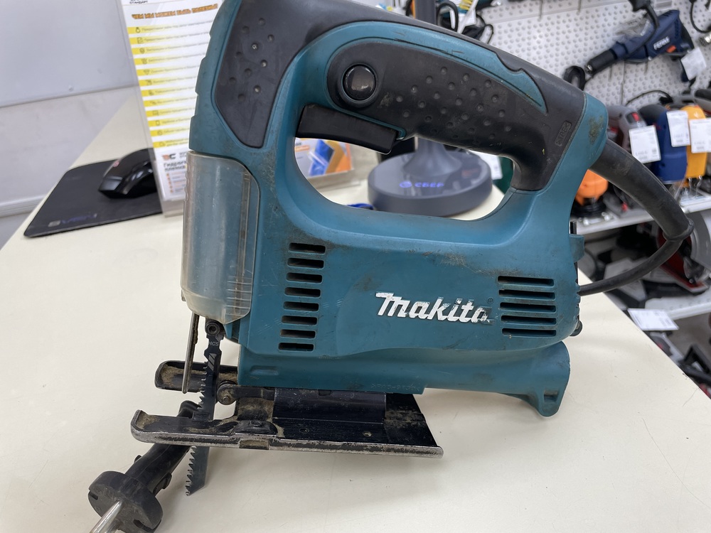 Лобзик Makita 4327;