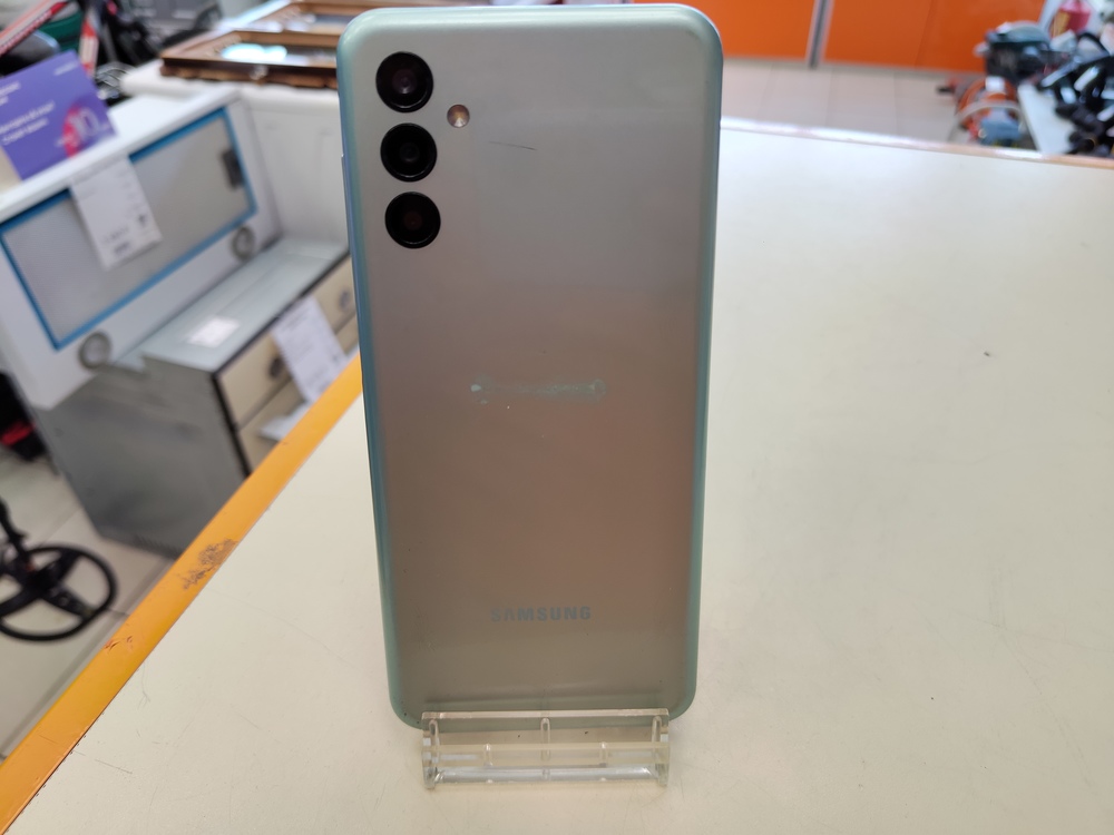 Смартфон Samsung Galaxy M13 4/64