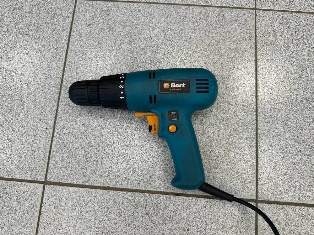 Дрель Bort BSM-250X