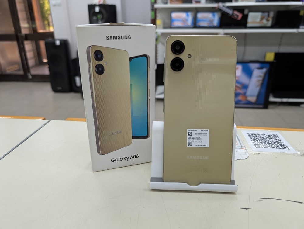 Смартфон Samsung Galaxy A06 4/128