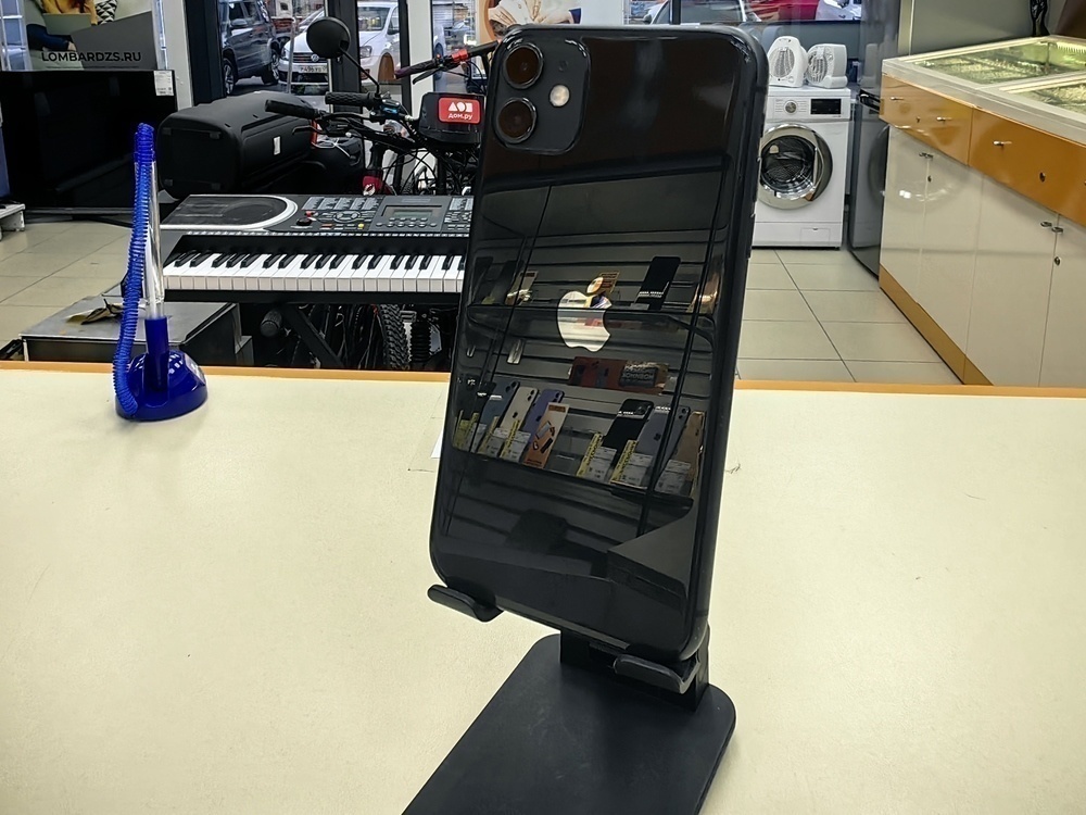 Смартфон Apple iPhone 11 64Gb