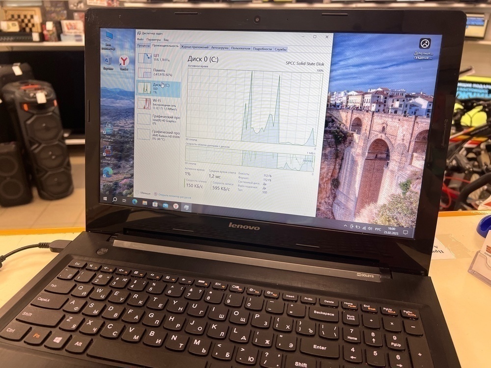 Ноутбук Lenovo; Pentium 3558U, Radeon 8500M, 4 Гб, 128 Гб, Нет