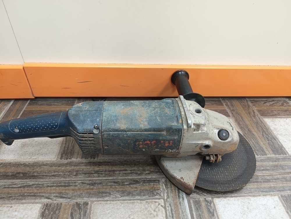 Угловая шлифмашина Bosch GWS 20-230H