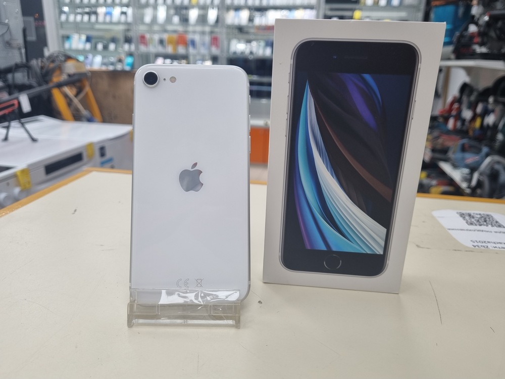 Смартфон Apple iPhone SE 2020 64Gb
