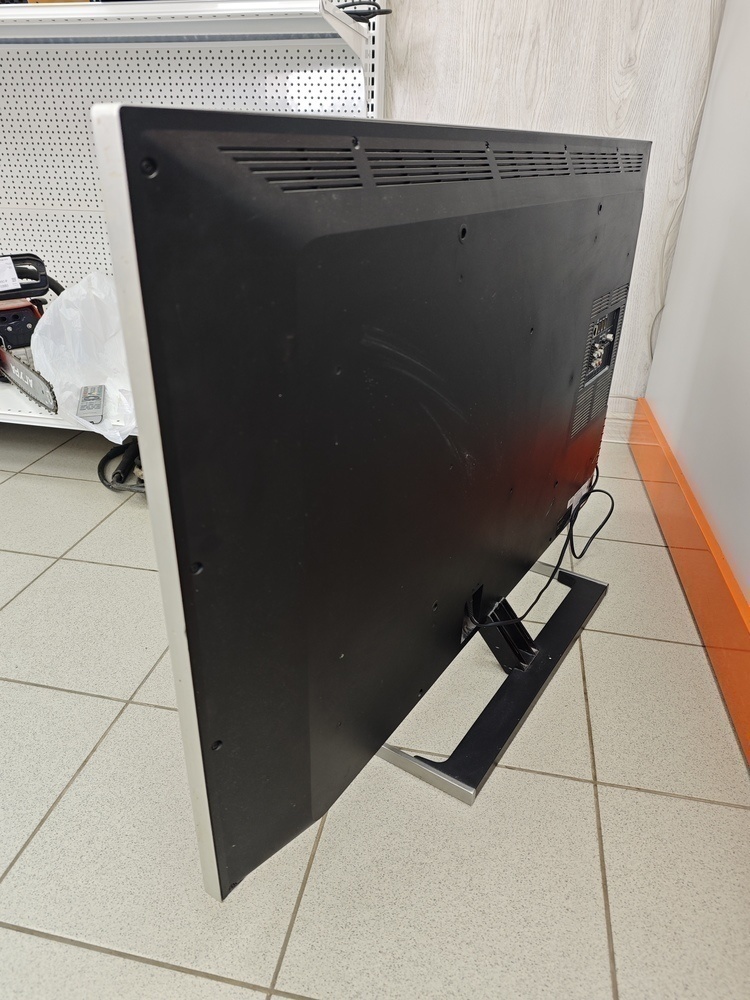 LED Телевизор Grundig 47 VLE 9481 SR