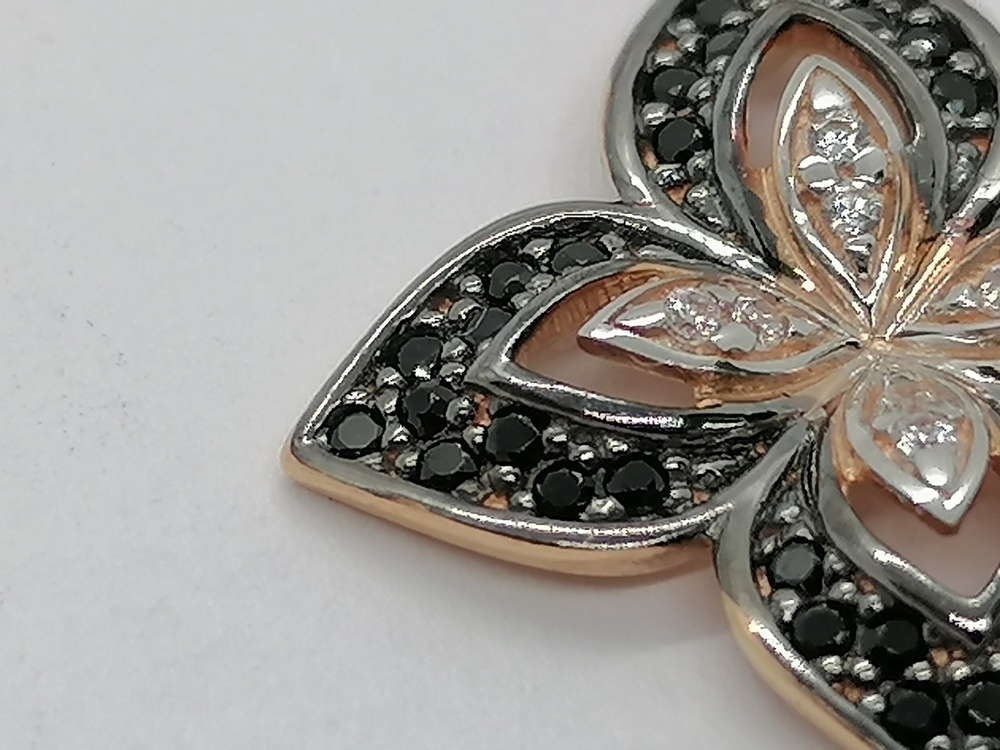 04-53-0087-00 ПОДВЕСКА С КАМНЯМИ (Au 585)