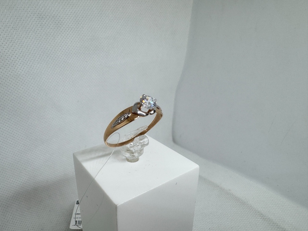 КОЛЬЦО С КАМНЯМИ (Au 585)