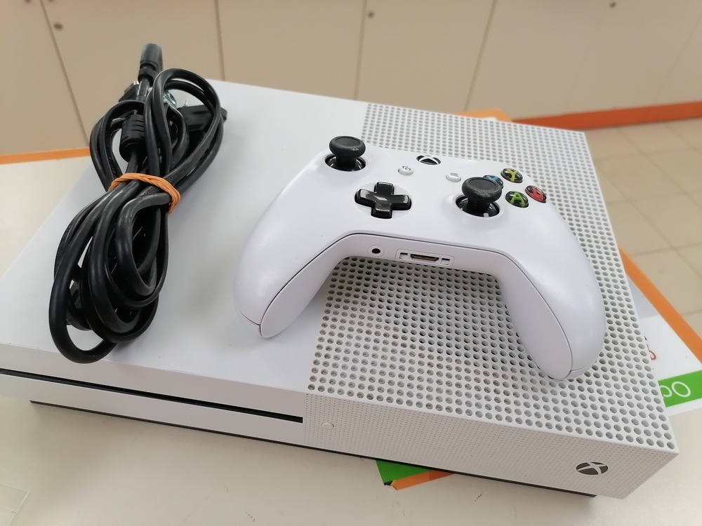 Игровая приставка Xbox One S 500Gb