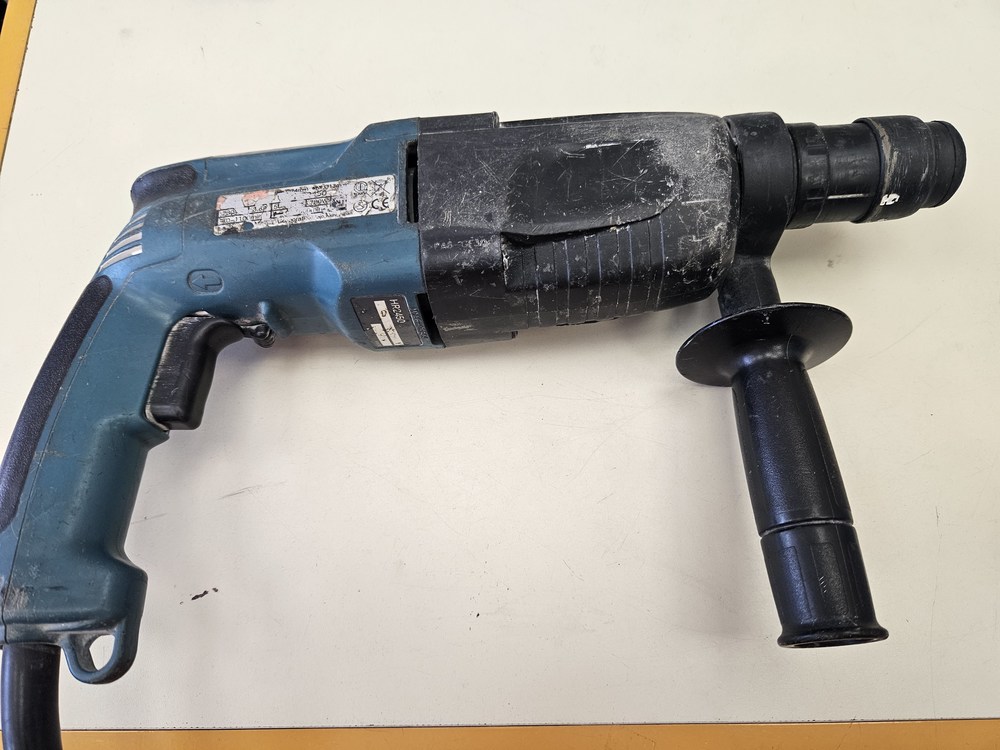 Перфоратор Makita HR-2450