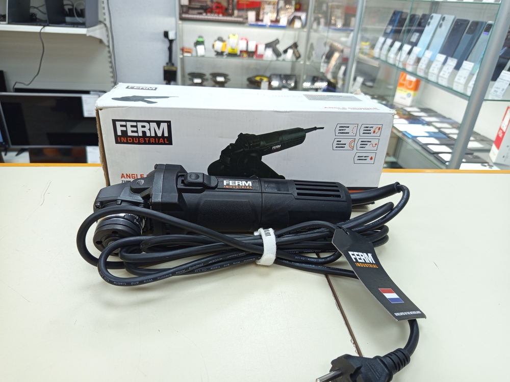 Угловая шлифмашина Ferm AGM1114P 710W-125MM