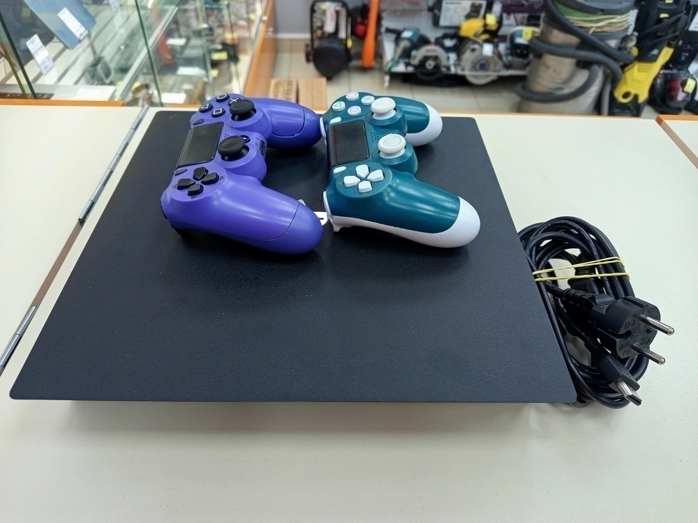 Игровая приставка PlayStation 4 Pro 1Tb