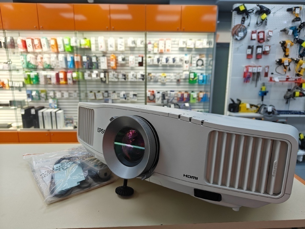 Проэктор Epson EB-G5300