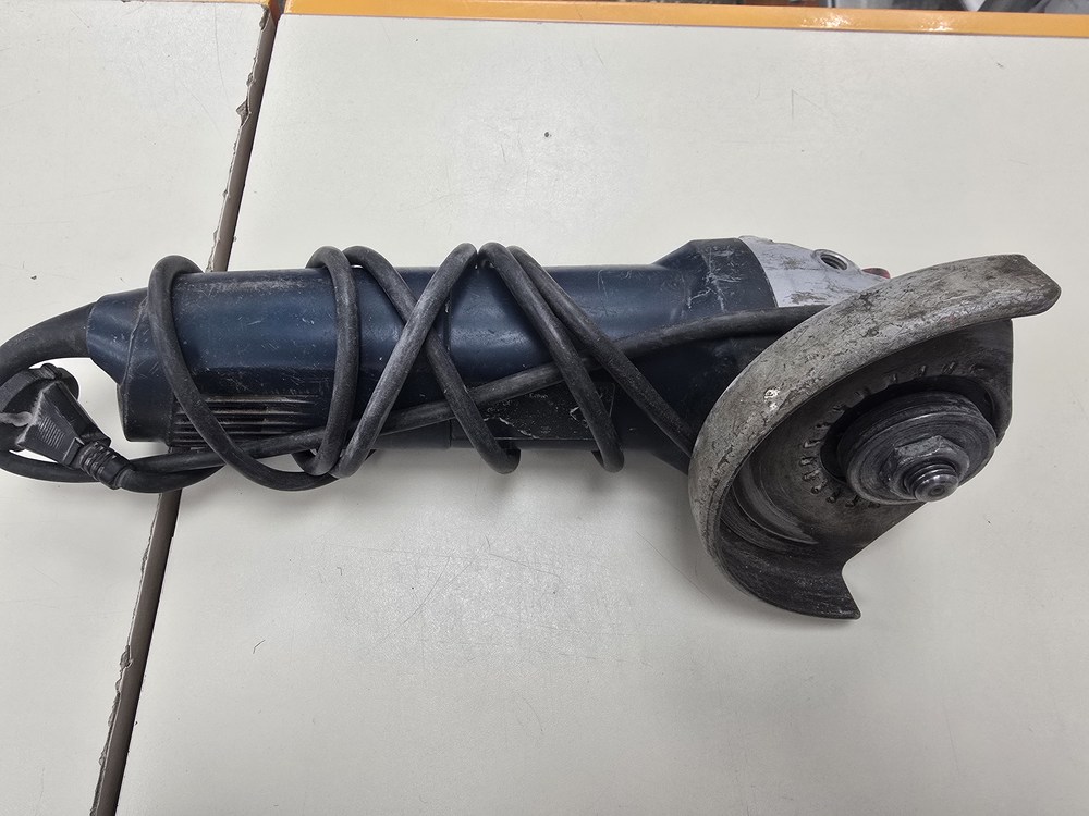 Угловая шлифмашина Bosch GWS 1000