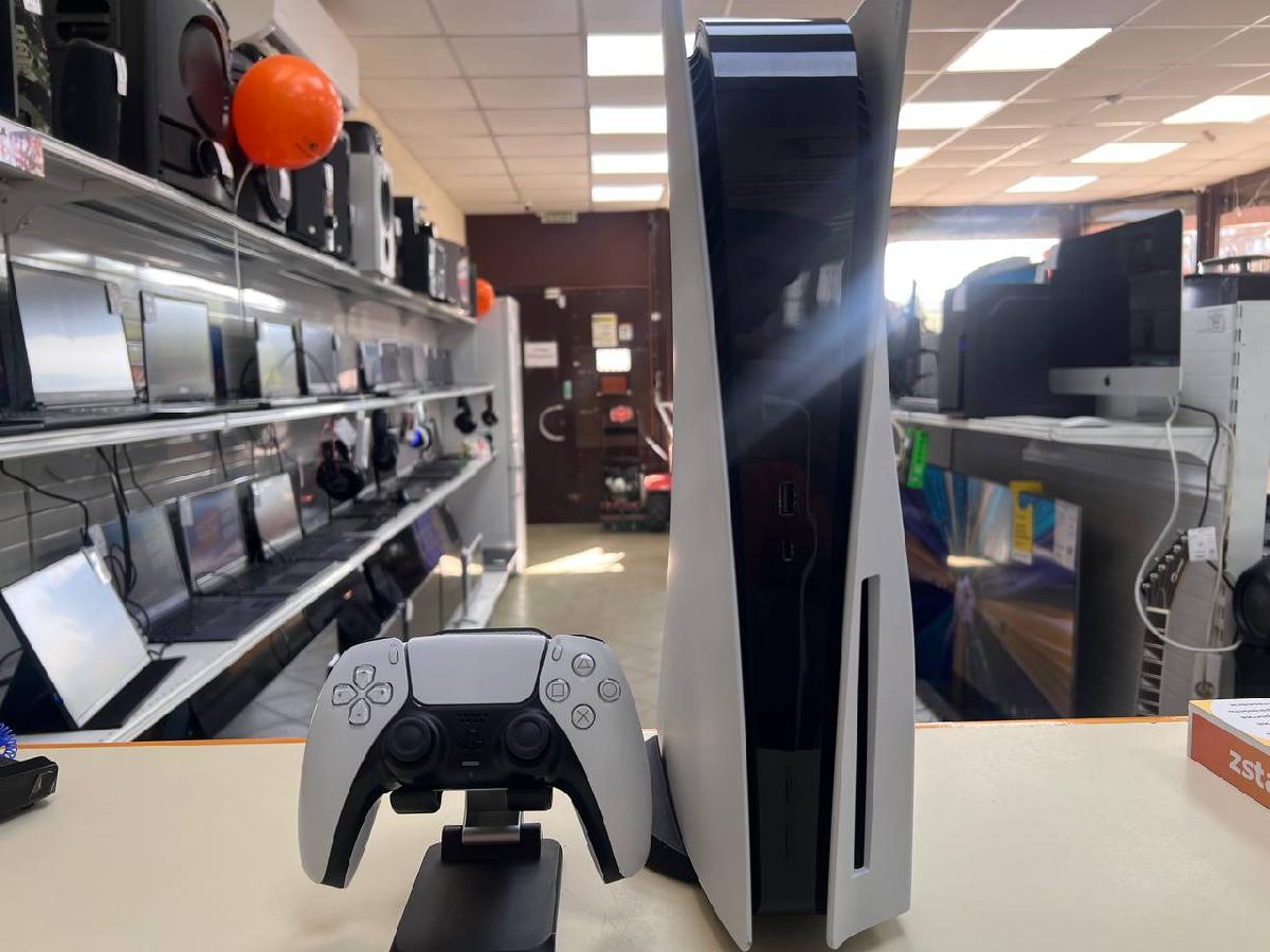 Игровая приставка PlayStation 5 825Gb (С дисководом)