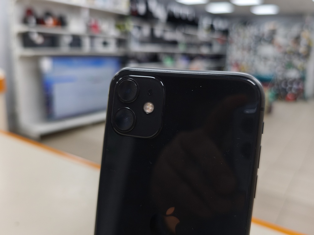 Смартфон Apple iPhone 11 64Gb
