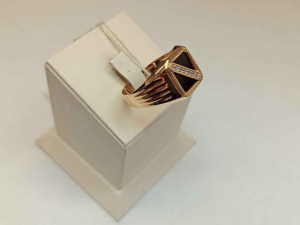 50-66-486 КОЛЬЦО ПЕЧАТКА Агат с камнями (Au 585)